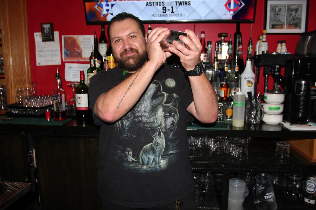 mugshot tavern - expert bartender